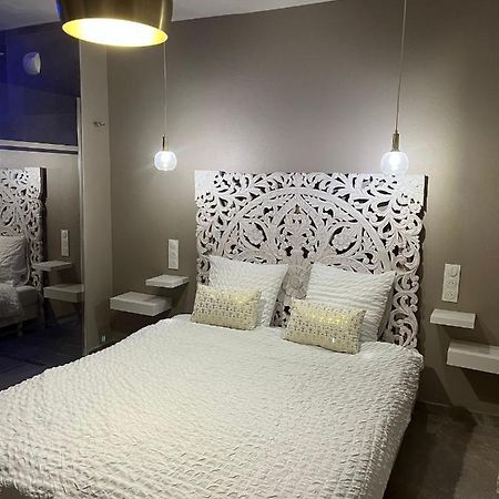 Love Room Mille Et Une Nuits Нарбонна Экстерьер фото