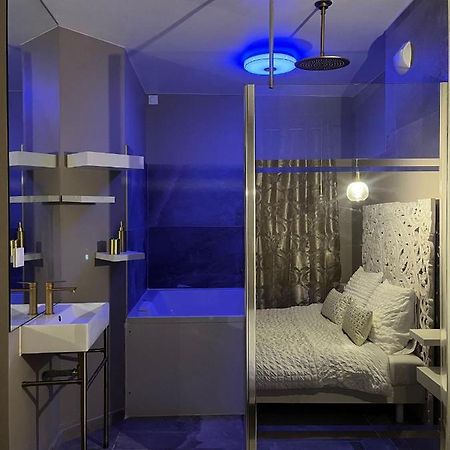 Love Room Mille Et Une Nuits Нарбонна Экстерьер фото