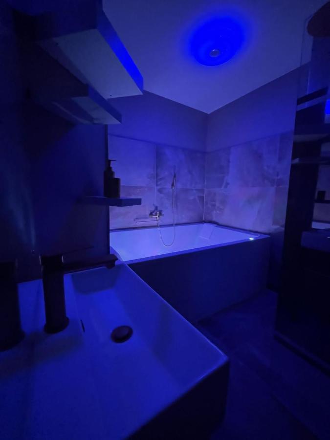 Love Room Mille Et Une Nuits Нарбонна Экстерьер фото