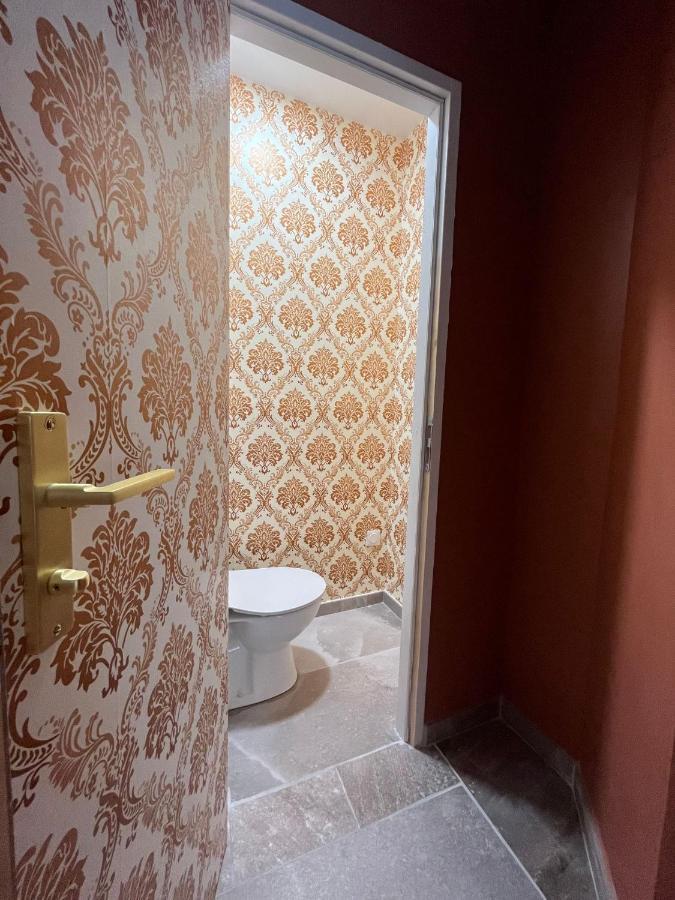Love Room Mille Et Une Nuits Нарбонна Экстерьер фото